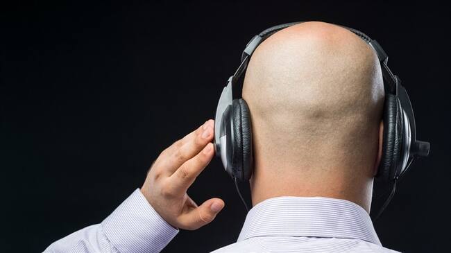 Imagen de referencia de interceptaciones telefónicas. Foto: Getty Images / selimaksan