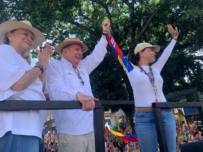 Edmundo González Urrutia junto a María Corina Machado. Foto: Gabriela González
