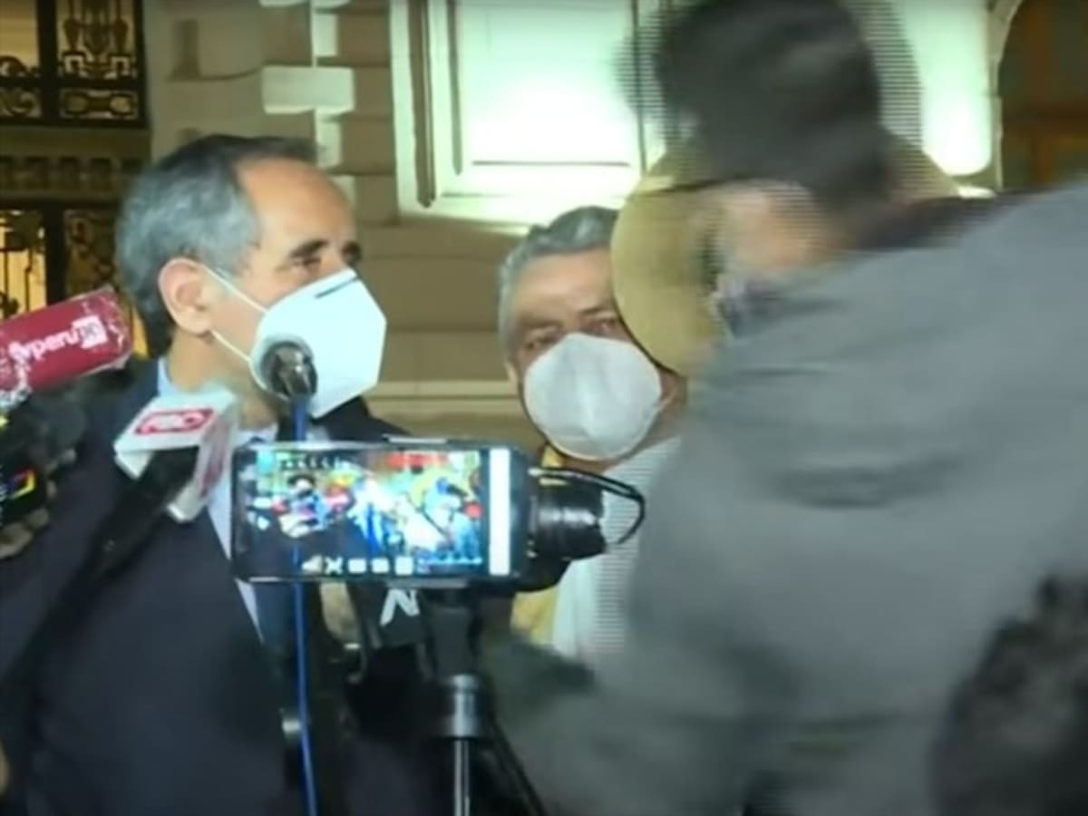 Congresista peruano recibe fuerte puñetazo de un ciudadano tras destitución de Vizcarra