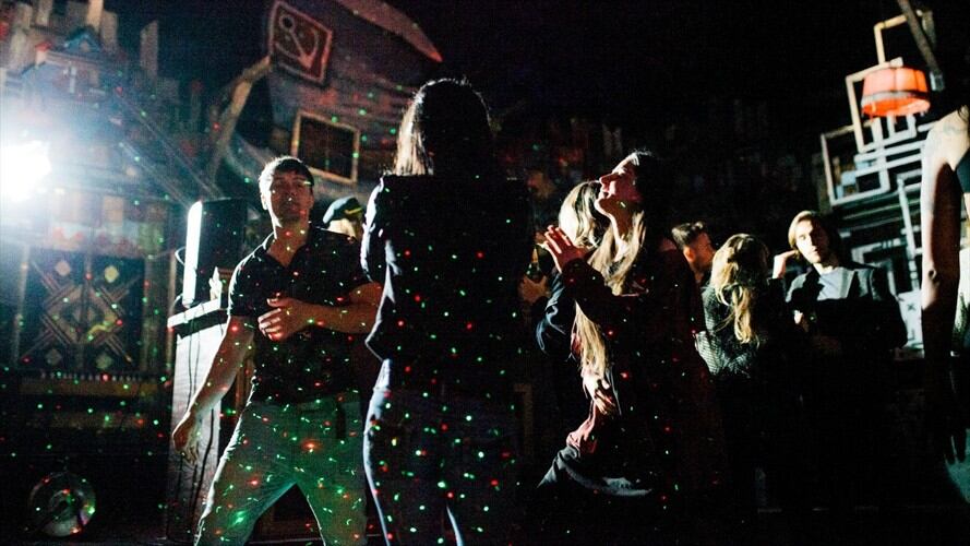 Solo los vacunados podrán ingresar a discotecas en Montería. Foto: Getty Images/Hinterhaus Productions.