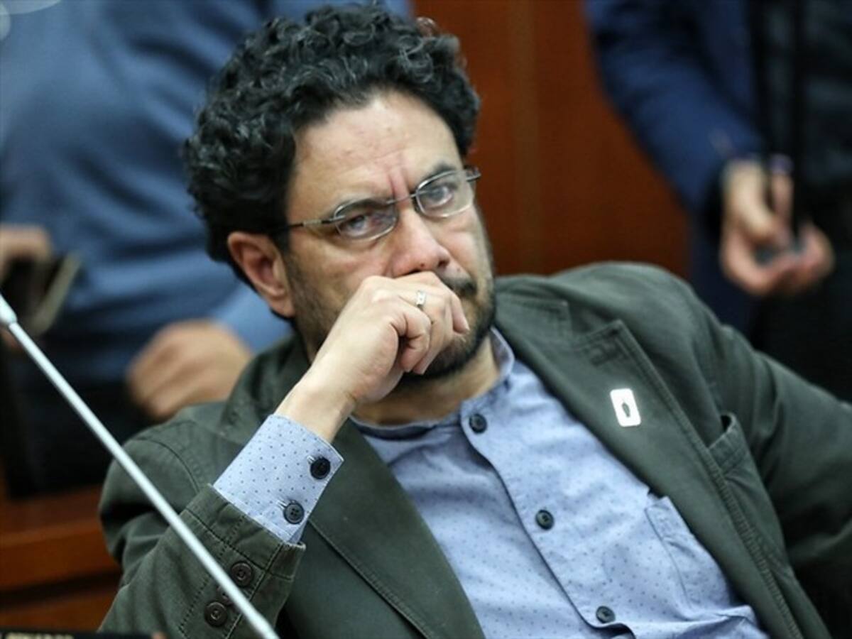 Iván Cepeda apelará decisión que favoreció a los hijos de Uribe