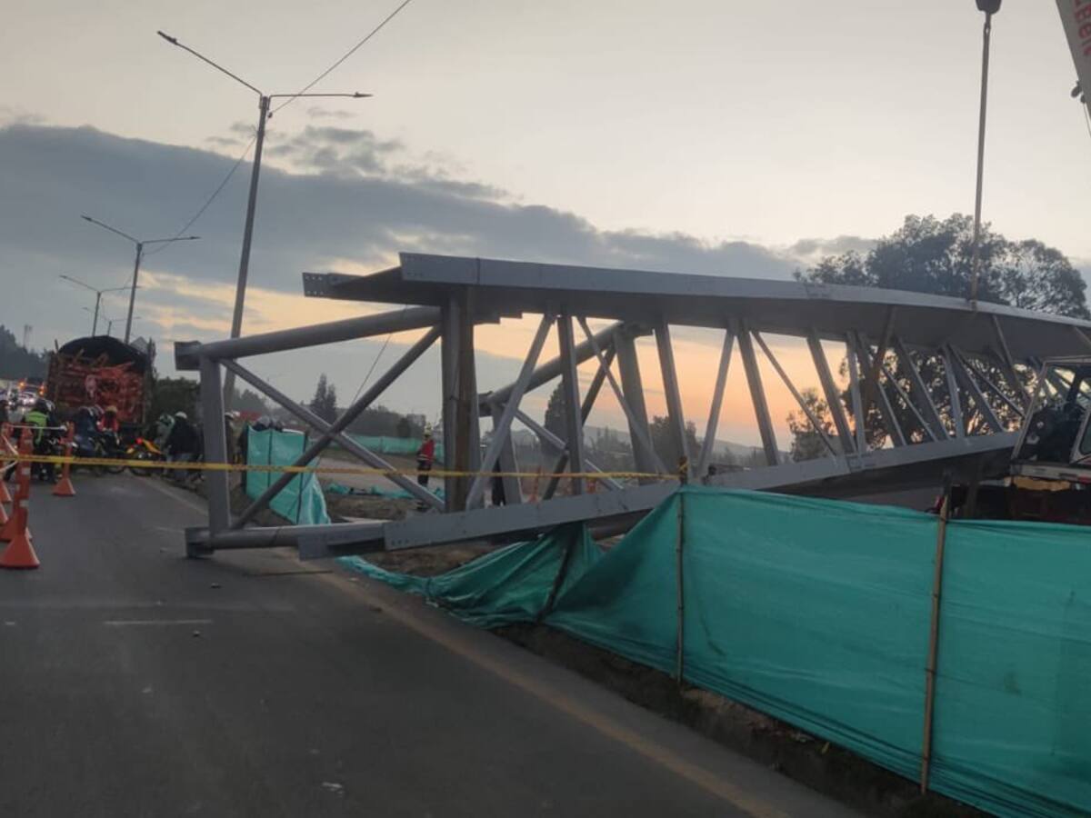Colapsó puente en construcción en Madrid, Cundinamarca: movilidad se ve afectada