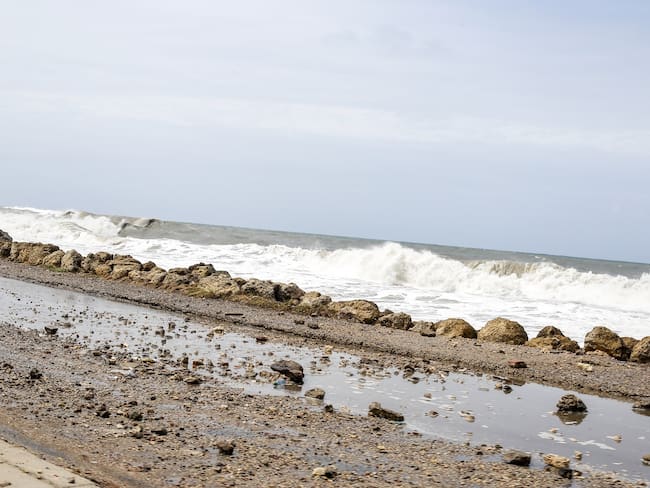 Prohibido el ingreso de bañistas en todas las playas de Cartagena por mar de leva