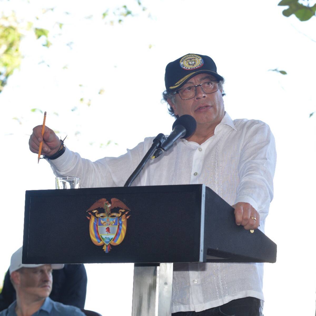 Petro propone a grandes poseedores a vender a valor comercial parte de sus tierras