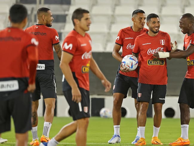 Peru&#039;s players take part in a training session at the Jassim bin Hamad stadium in the Qatari capital Doha on June 12, 2022, on the eve of their FIFA World Cup 2022 inter-confederation play-offs match between Australia and Peru. (Photo by KARIM JAAFAR / AFP) (Photo by KARIM JAAFAR/AFP via Getty Images)