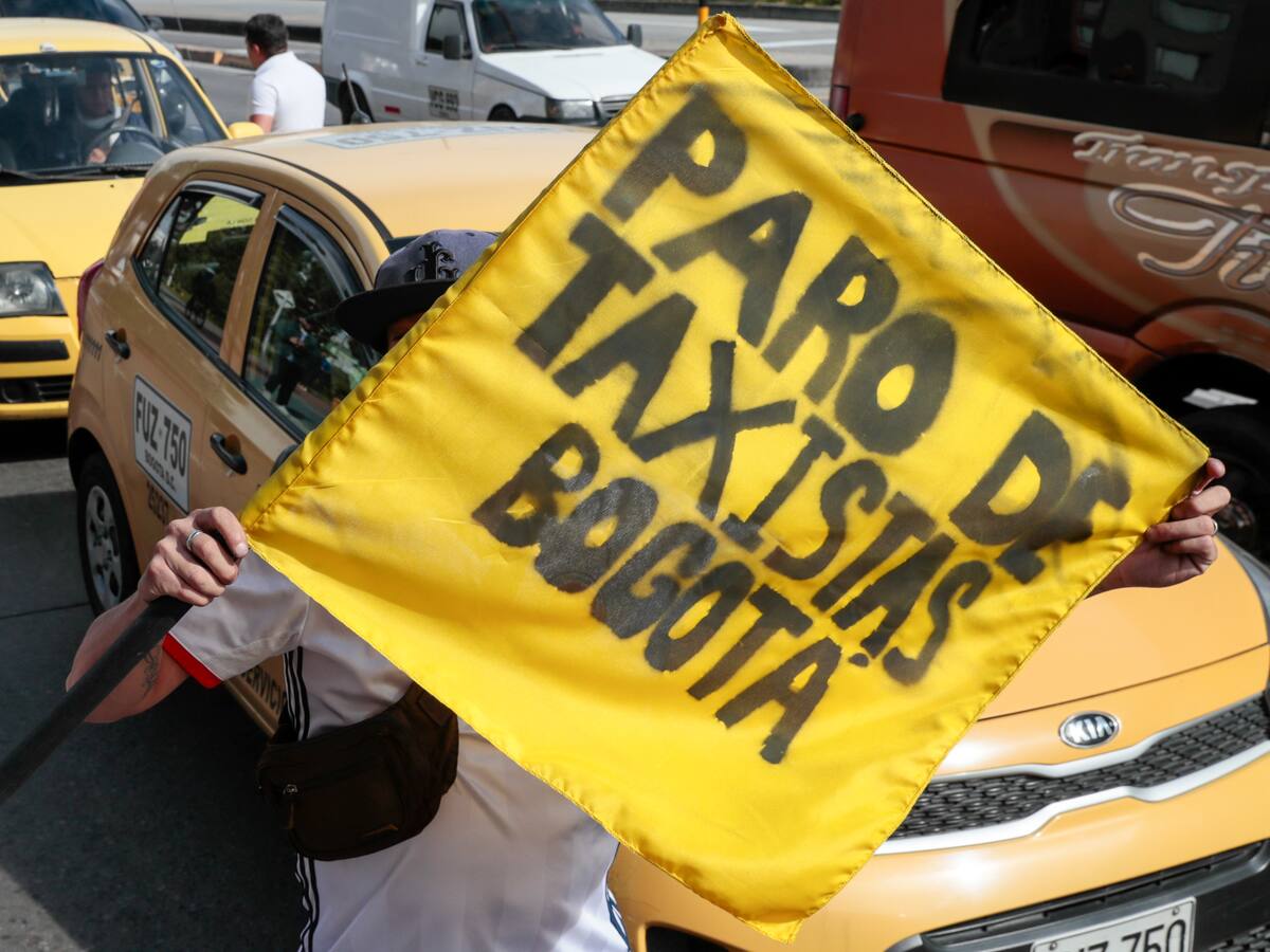 Taxistas acuerdan mesa de trabajo con la Alcaldía tras jornada de paro