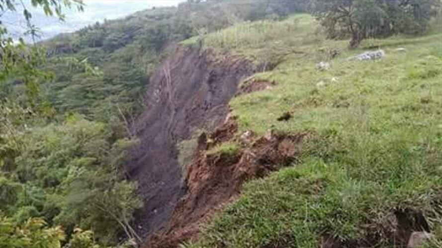 La remoción en masa que se registra en cuatro veredas de San Eduardo, Boyacá ha arrasado con cultivos, ganado y viviendas que han afectado a más 60 familias. Foto: Jorge Herrera (W Radio)