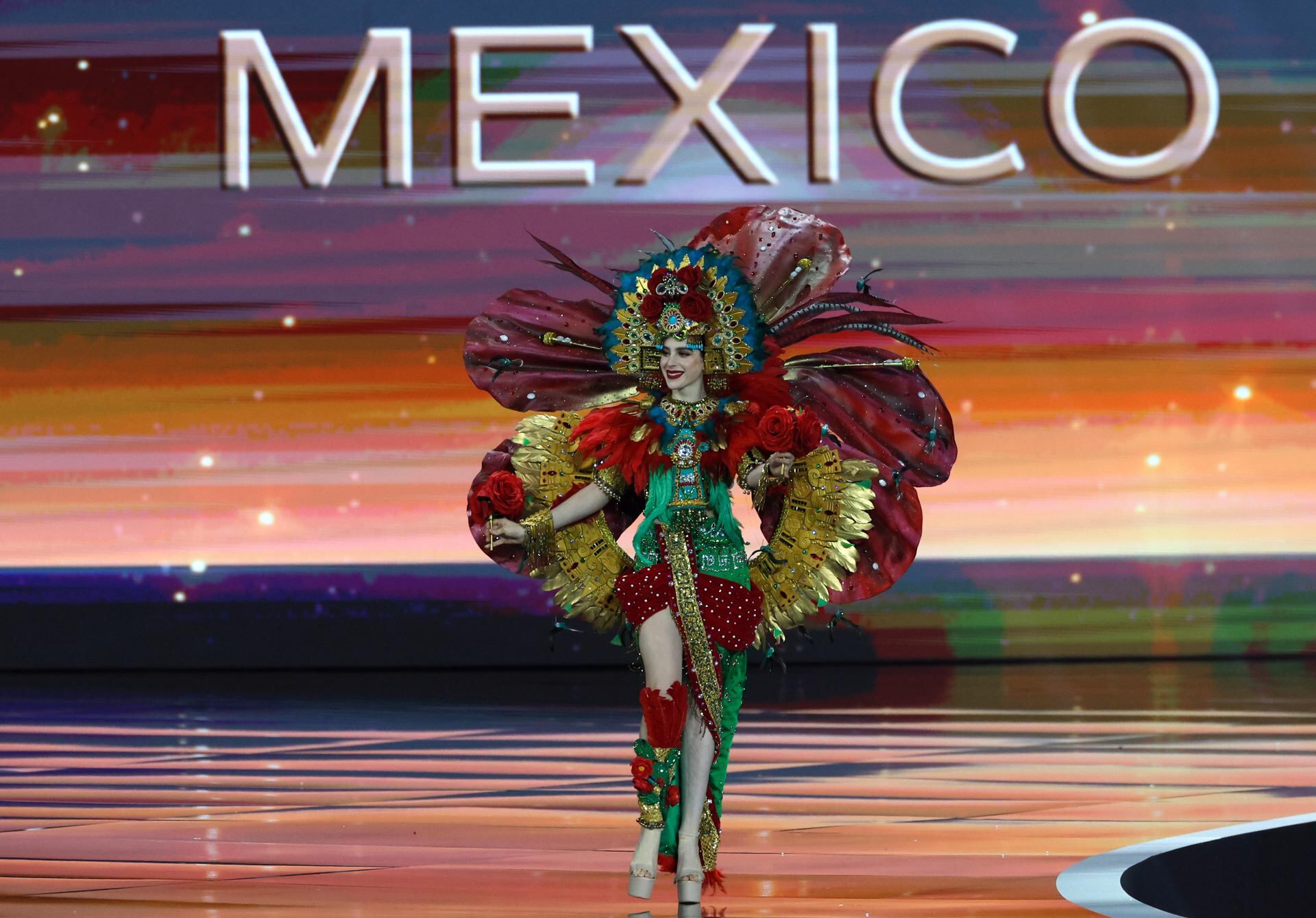 La mexicana Fátima Bosh ganó Miss Universo 2025. (Tailandia) EFE/EPA/RUNGROJ YONGRIT