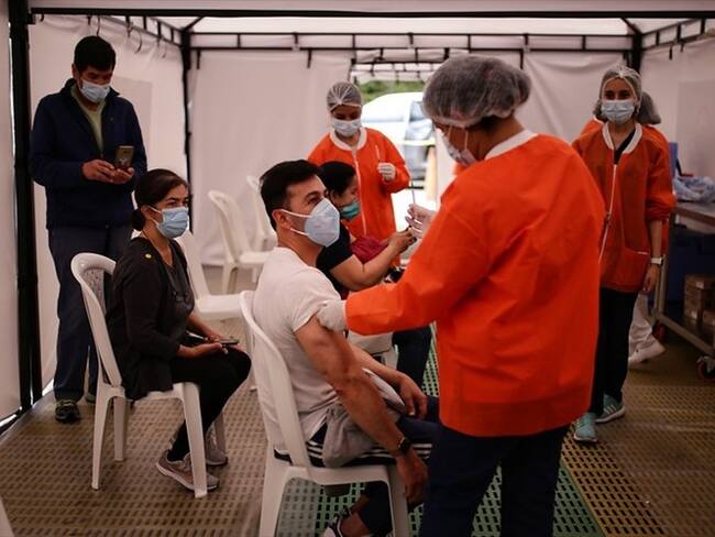 Conozca los puntos que tendrá la ciudad para que estas personas puedan aplicarse la vacuna contra el COVID-19.. Foto: Colprensa-Sergio Acero