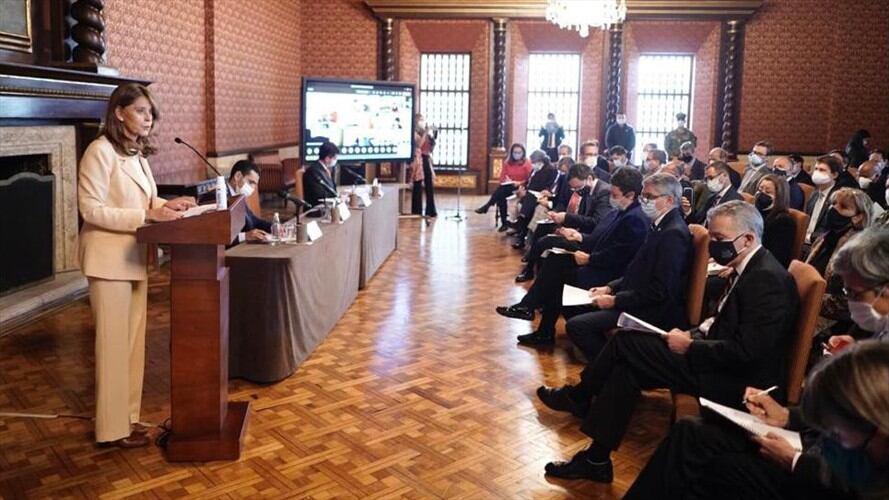 La vicepresidenta Marta Lucía Ramírez se dirigió ante los embajadores y demás diplomáticos acreditados en Colombia. Foto: Vicepresidencia de la República