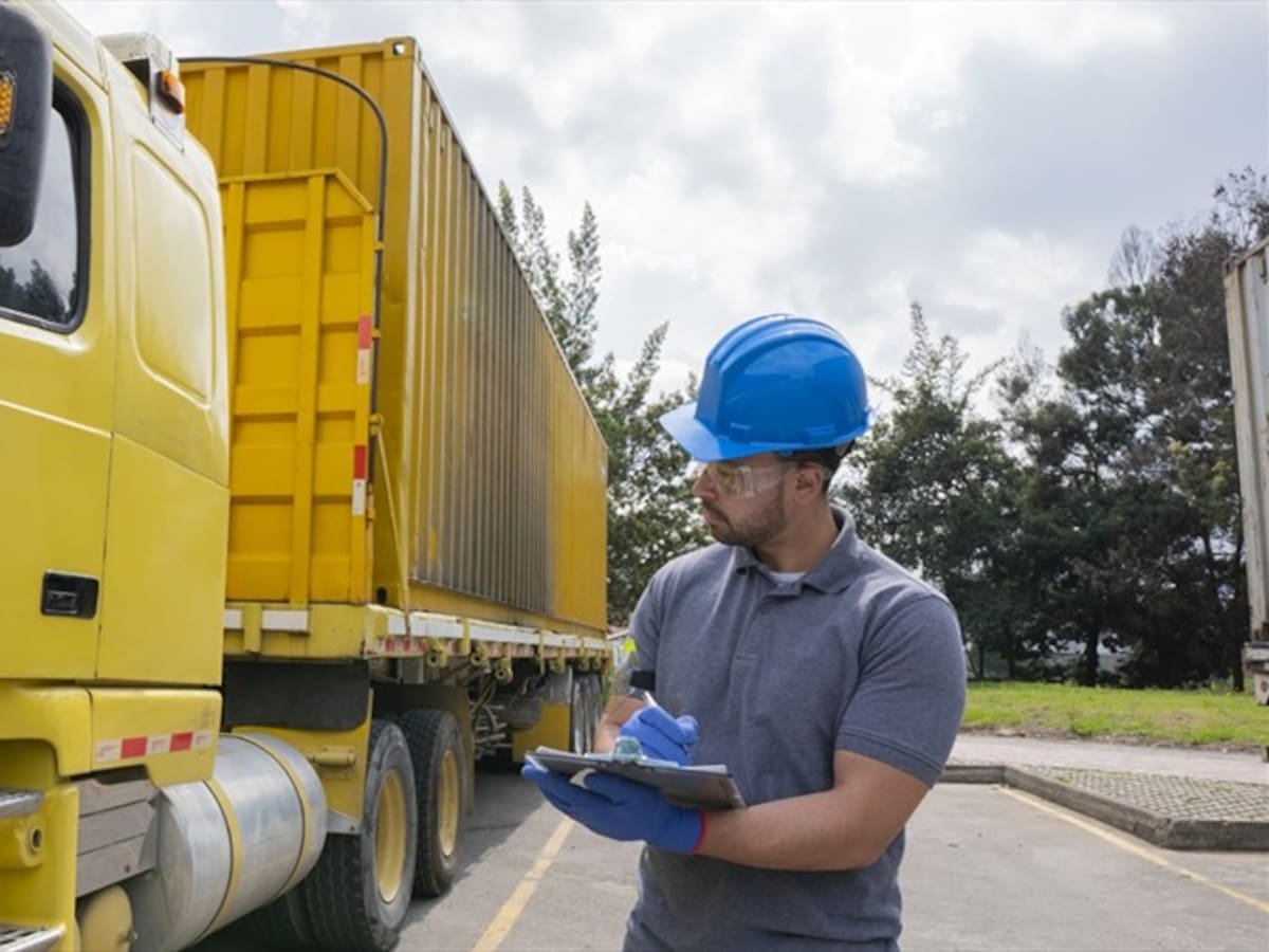 Investigan empresas por presunta contratación de camiones mal matriculados