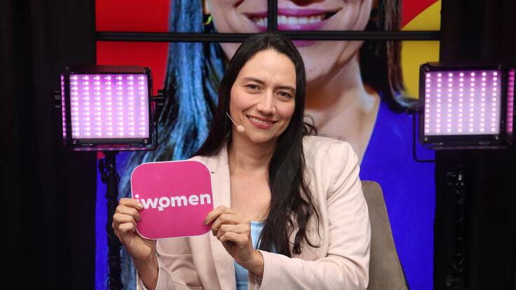 Kathe Muñoz, la doula que transforma el miedo al parto en una experiencia positiva