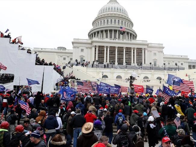 Manifestantes a favor de Trump irrumpieron en el Capitolio de Estados Unidos. Foto: Getty Images