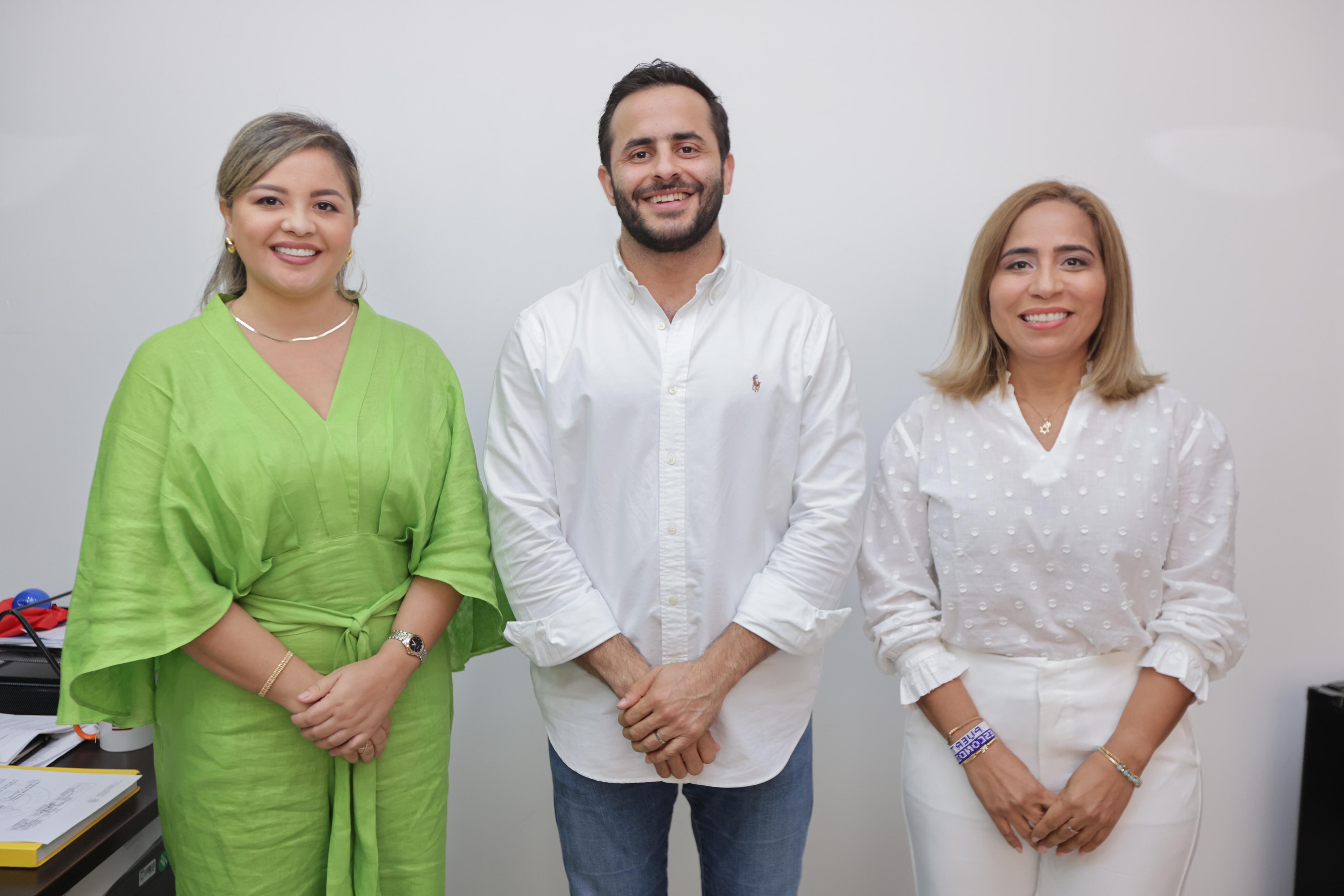 Claudia Margarita García, Erasmo Zuleta Bechara y Heidy Johana Torres. Foto: prensa Gobernación de Córdoba.