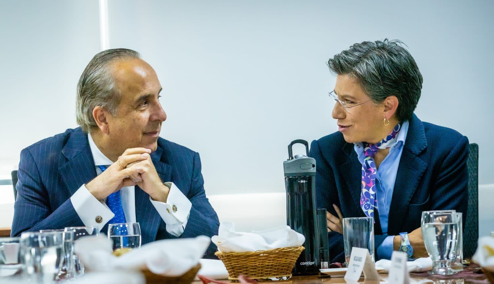 Ministro de Transporte y alcaldesa de Bogotá. Foto: Alcaldía de Bogotá.