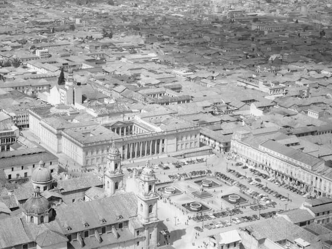 Vista aérea de la Plaza de Bolívar en 1951 (Foto vía Colprensa)
