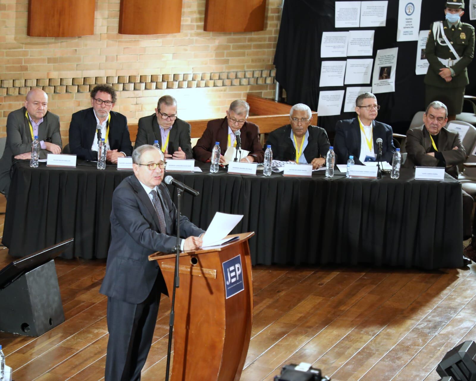 El presidente de la Jurisdicción Especial para la Paz (JEP) Eduardo Cifuentes, enfatizó en la necesidad de que los máximos responsables de crímenes de guerra respondan por esos vejámenes.