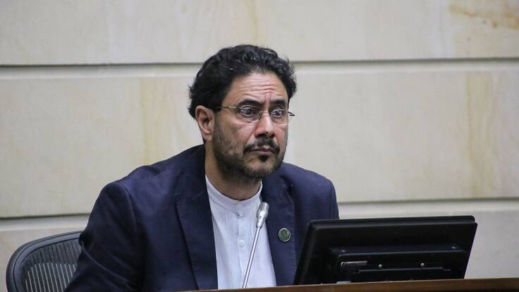 Enfrentamientos entre ELN y otros grupos armados perturba el cese al fuego: Iván Cepeda