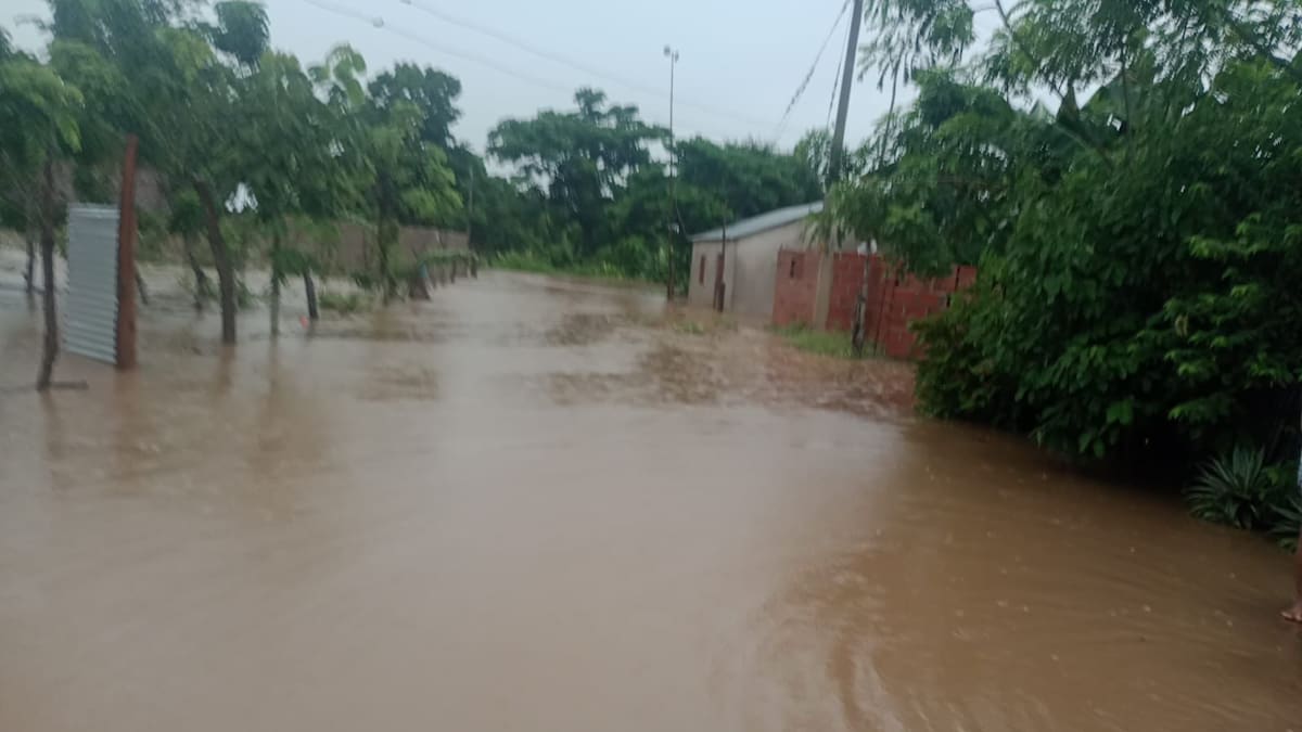 Reportan más de 400 familias damnificadas por inundaciones en Galeras, Sucre
