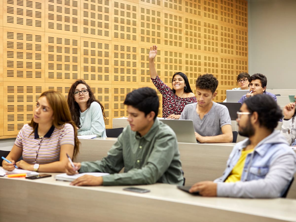 5 carreras universitarias que menos matemáticas tienen: ¿dónde estudiarlas?