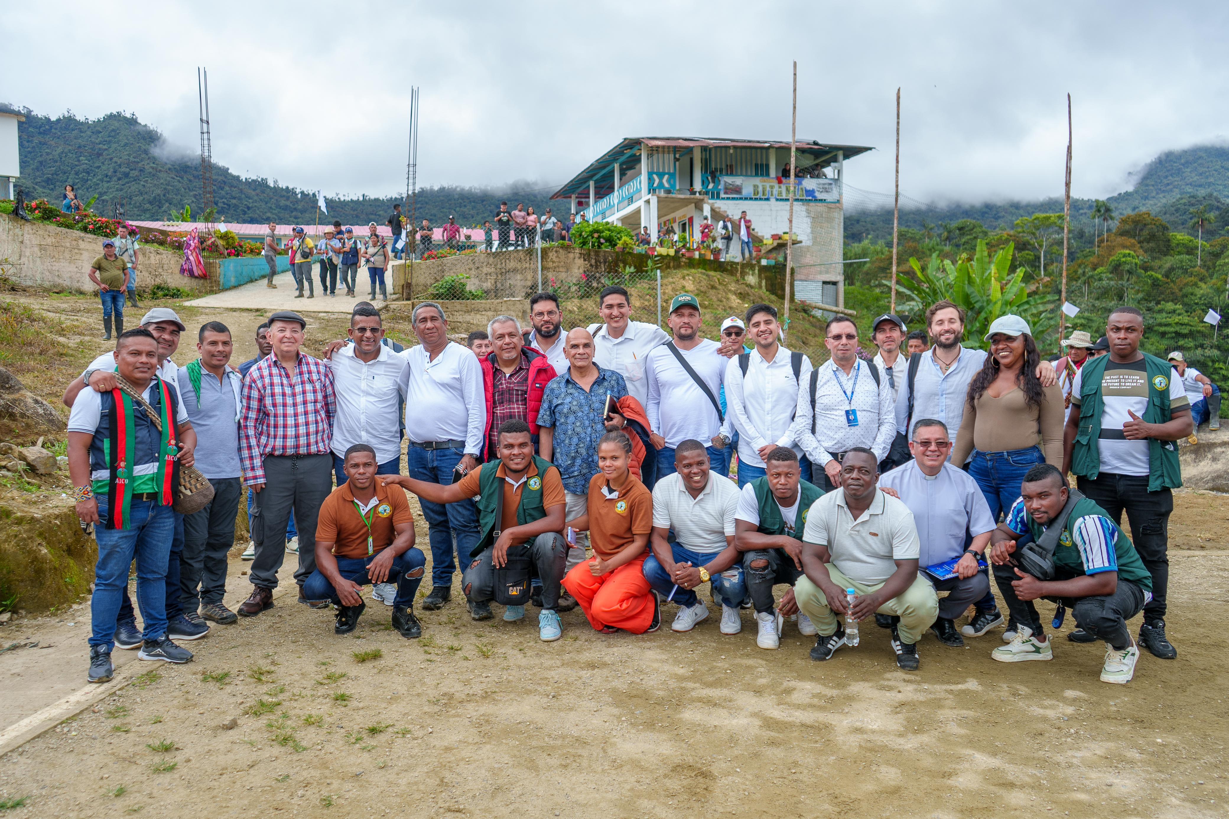 Encuentro de los diálogos territoriales de Paz en Nariño entre el gobierno nacional y el frente Comuneros del Sur del ELN. Foto: Gobernación de Nariño