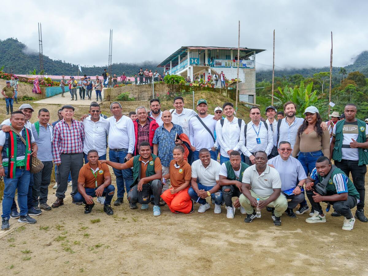 Gobierno nacional realiza encuentro con el frente Comuneros del Sur del ELN