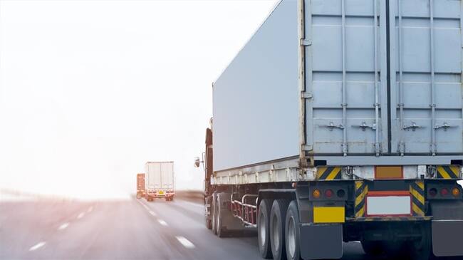 Un camión repartidor se quedó sin frenos en medio de una pendiente. Foto: Getty Images