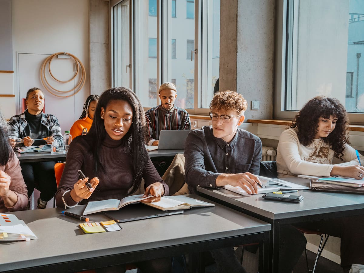 Tipos de contratos que puede tener un practicante en una empresa: Conozca las opciones