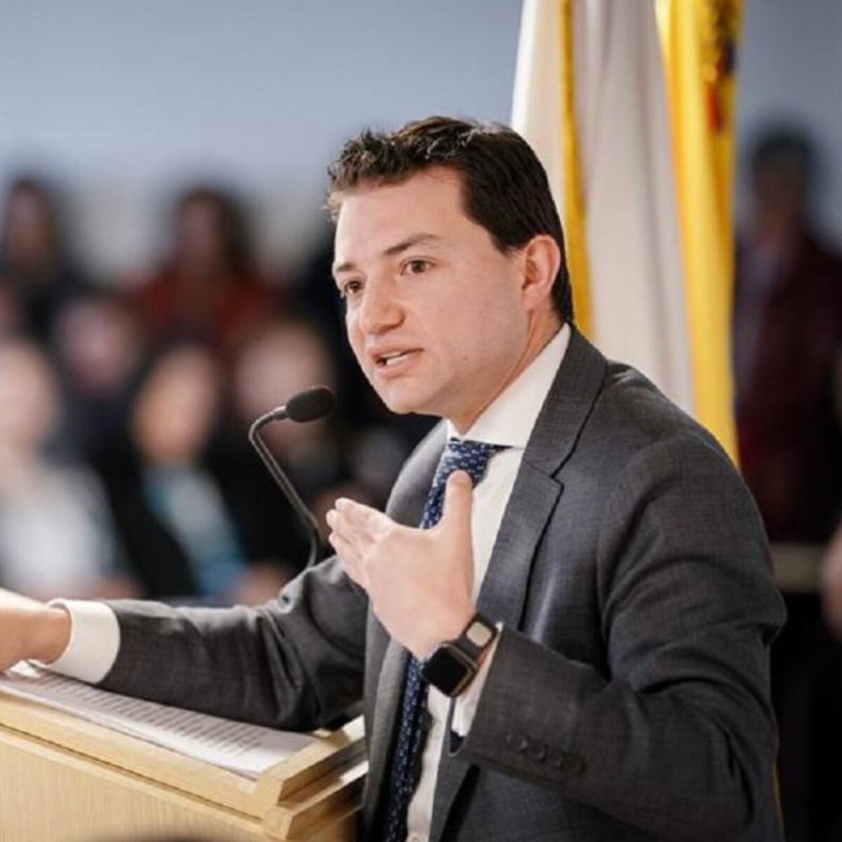 Tutela busca revelar detalles de estudios en derecho del excontralor Felipe Córdoba
