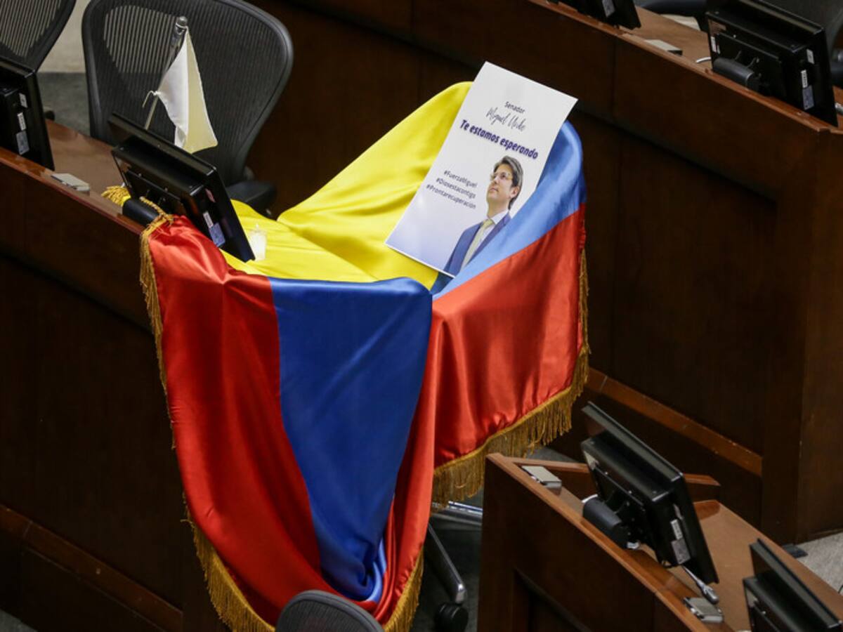 Sindicatos mezquinos demandan a Miguel Uribe y piden pérdida de investidura mientras lucha por su vida