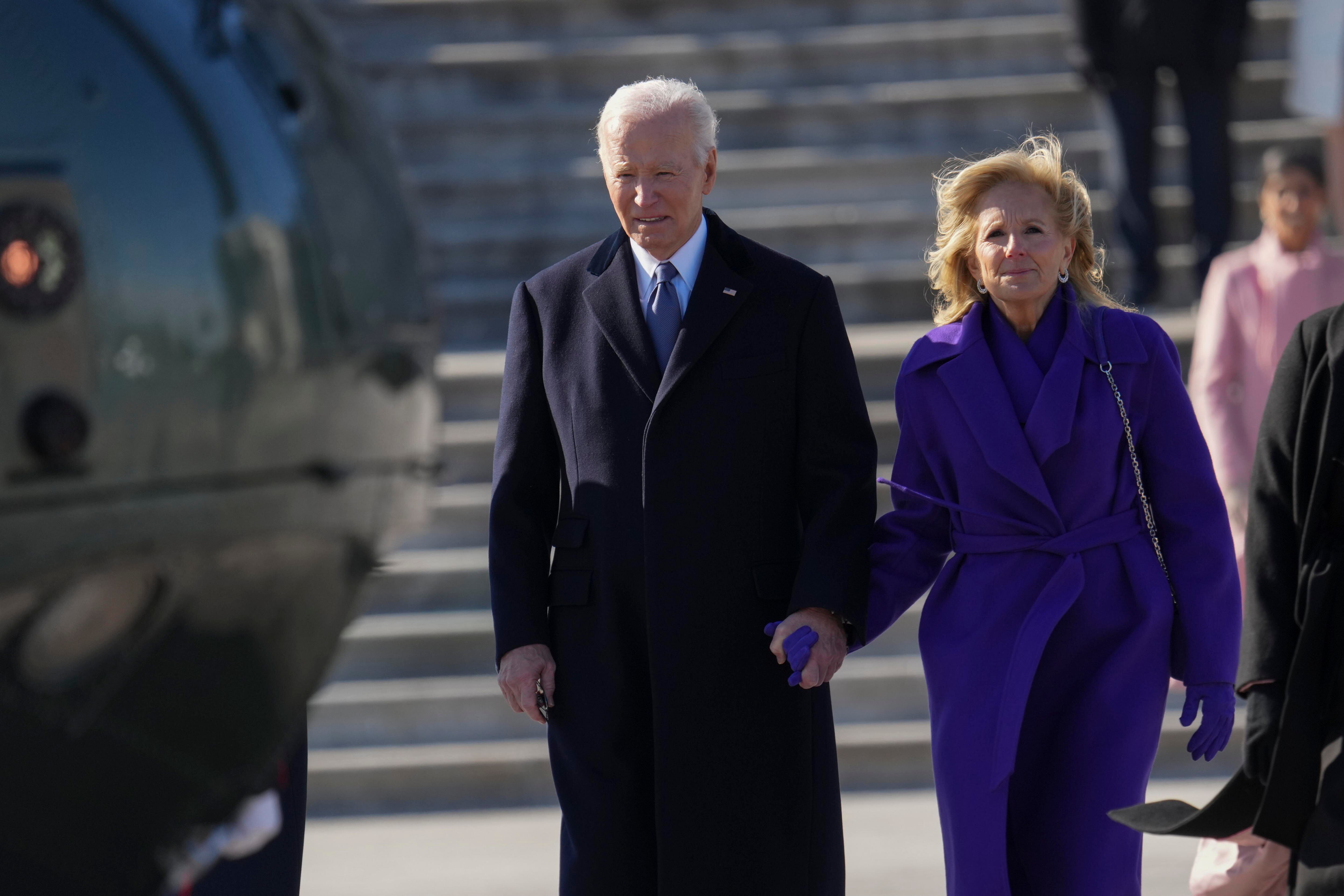 Joe y Jill Biden. FOTO: EFE/EPA/CHRIS KLEPONIS / POOL
