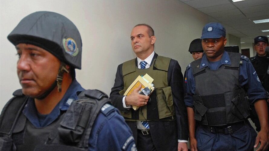Salvatore Mancuso envió un mensaje tras conocerse las dificultades que ha tenido su proceso de extradición a Colombia. Foto: Getty Images / LUIS BENAVIDES