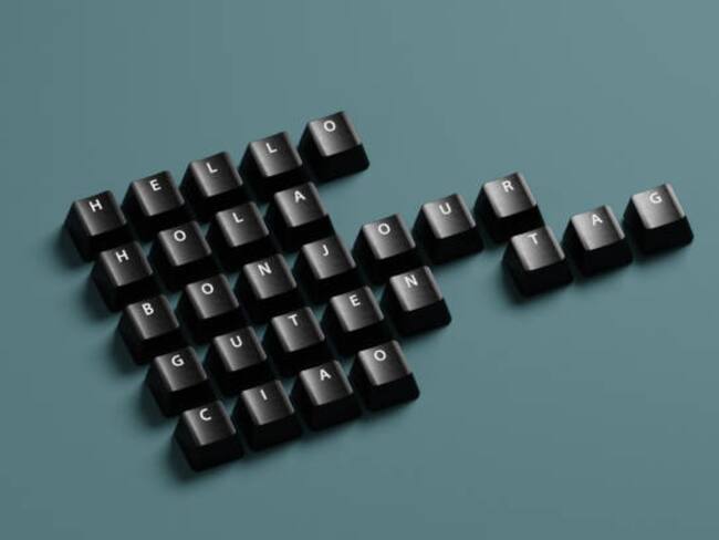 El enigma detrás del trend viral: ‘Mira entre las letras ... de tu teclado’