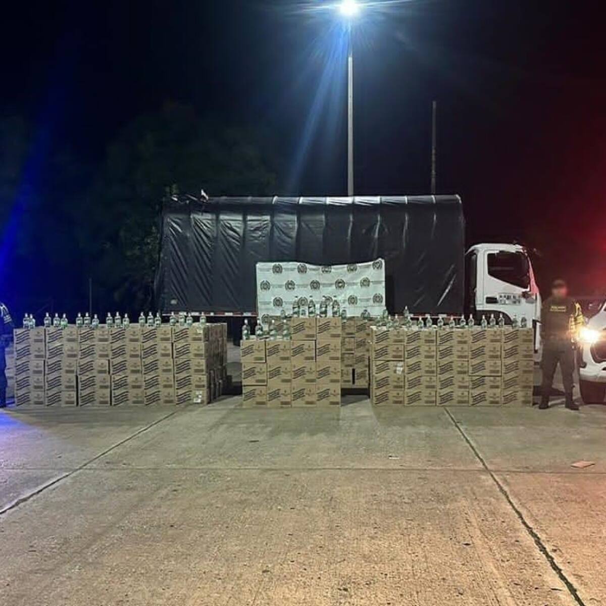 Incautan cerca de 10.000 botellas de licor de contrabando en Córdoba