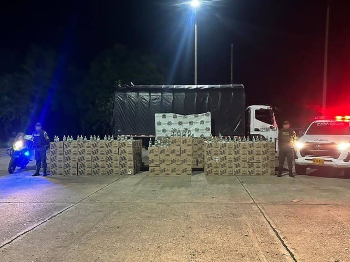Incautan cerca de 10.000 botellas de licor de contrabando en Córdoba