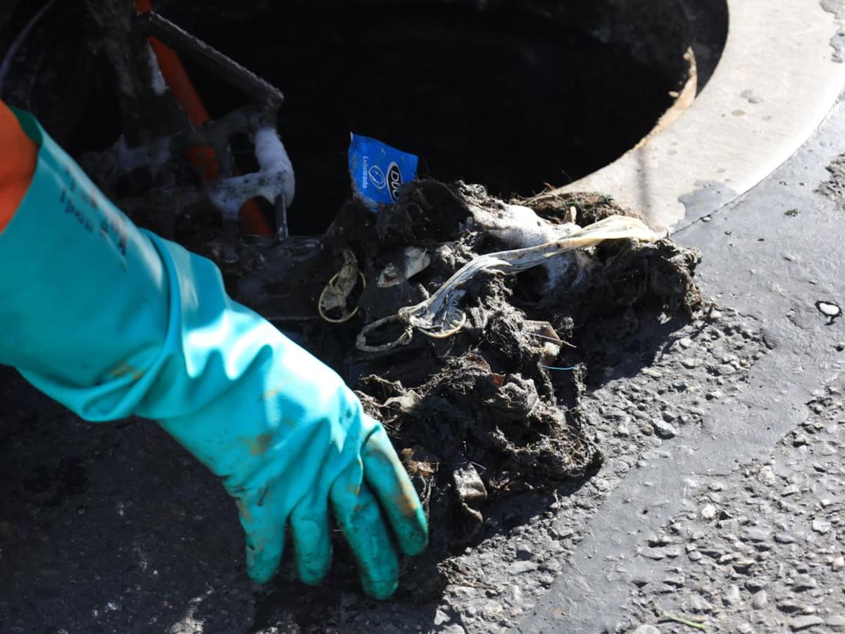 Acueducto de Bogotá pide a moteles depositar los condones en canecas y no en el sanitario