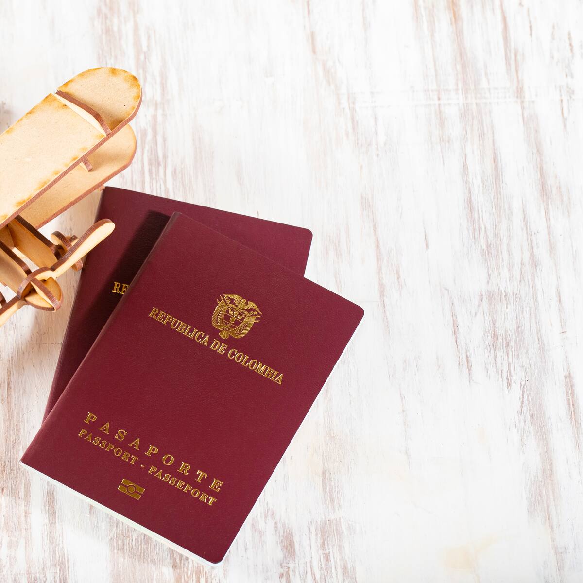 ¿Cuánto vale sacar el pasaporte en Colombia 2025? Lista completa de documentos que debe llevar