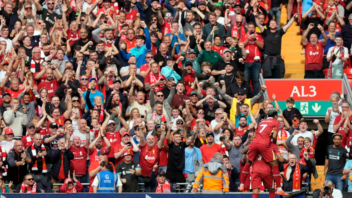 Doblete de ‘Lucho’ Díaz en la goleada 3-0 del Liverpool al Bournemouth de Luis Sinisterra