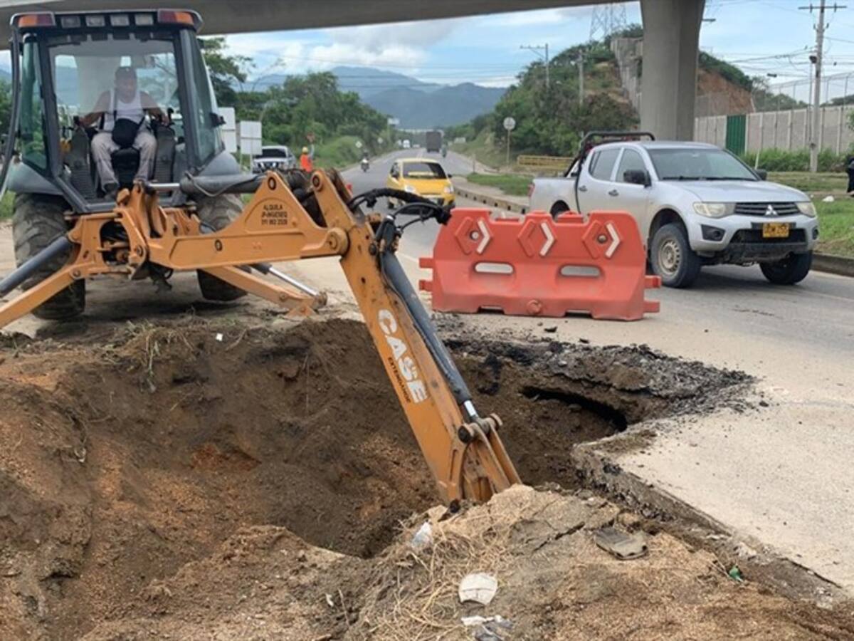 Vándalos provocan afectaciones en importante vía de Santa Marta