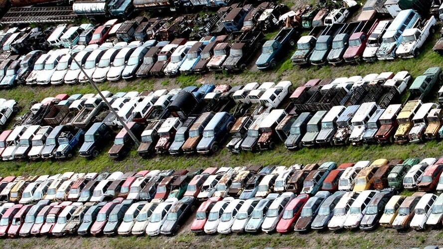 Si usted incumplió con una norma de tránsito y su vehículo fue inmovilizado, le explicamos si el propietario o el infractor debe retirarlo de los patios. . Foto: Colprensa