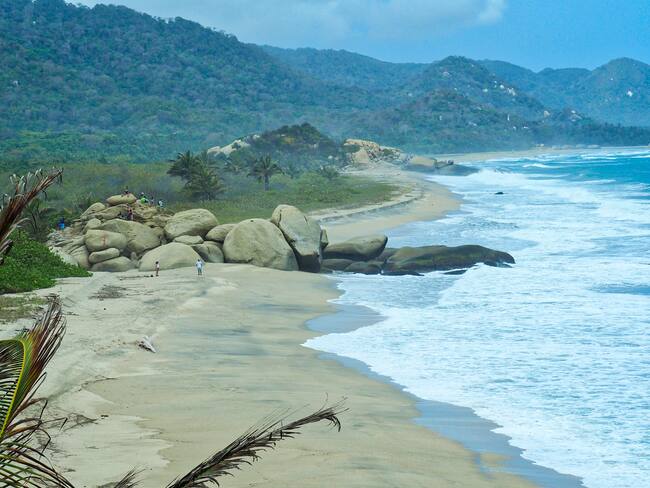 Derriban muro de amortiguación en parque de la Sierra Nevada