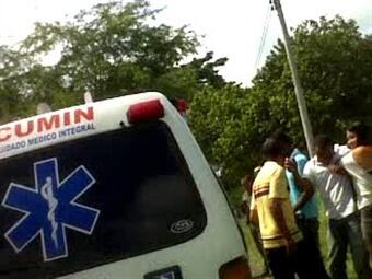 El conductor del vehículo sacó por la fuerza el vehículo de los patios del municipio. Foto: La W