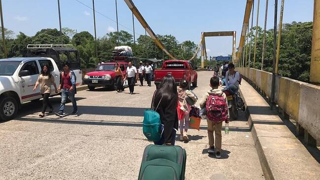 Migración Colombia advirtió que los conductores utilizaron documentos con supuestos sellos del gobierno para evadir los controles de las autoridades. Foto: Colprensa