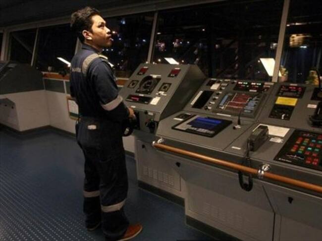 La tripulación del Ebba está acostumbrada a navegar en aguas concurridas. Pero los mares se están llenando cada vez más. Foto: CHRIS BARANIUK, tomada de BBC Mundo.