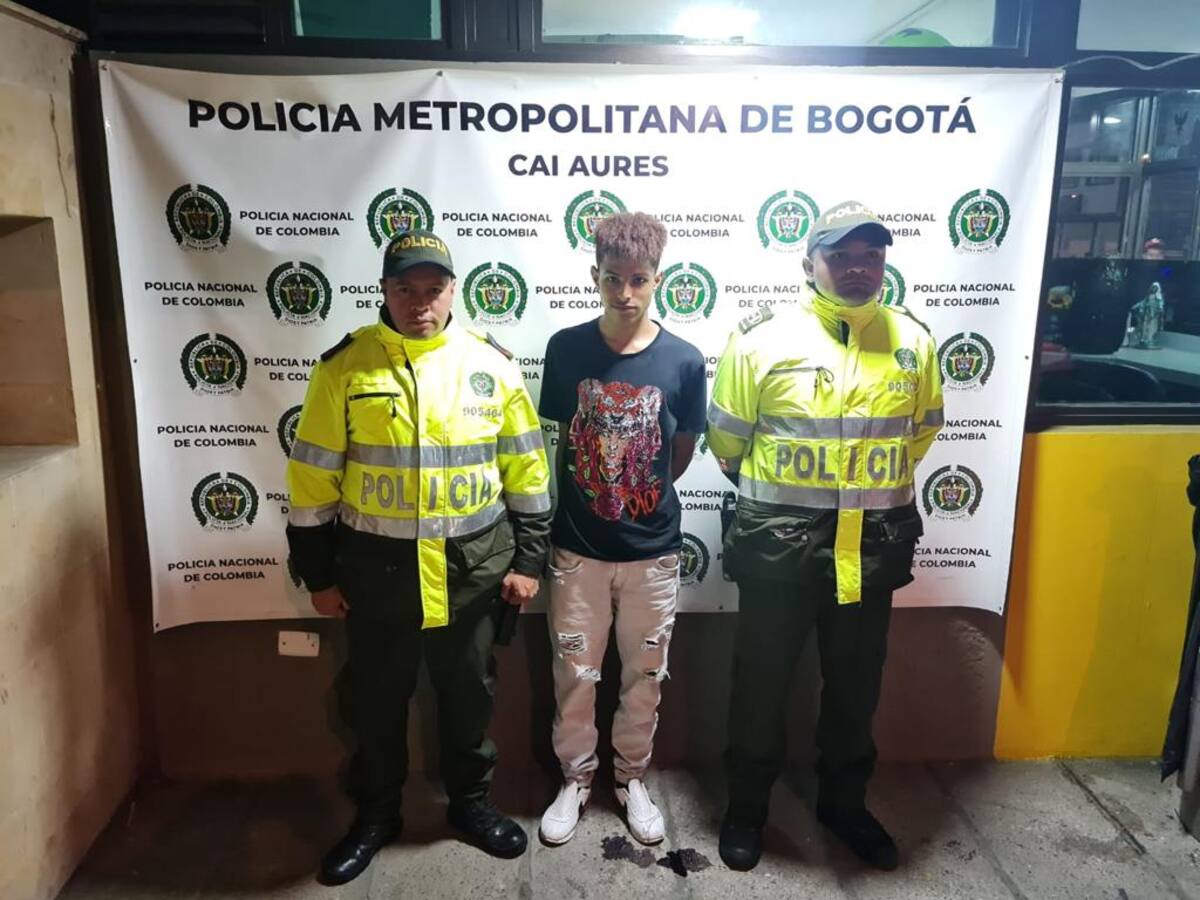 Menor de edad fue asesinado frente a su colegio en Bogotá