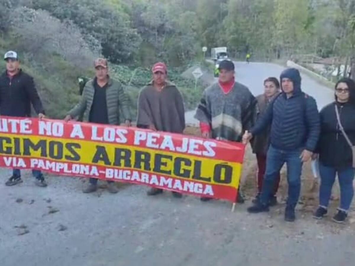 Se registran bloqueos intermitentes en la vía Pamplona – Bucaramanga