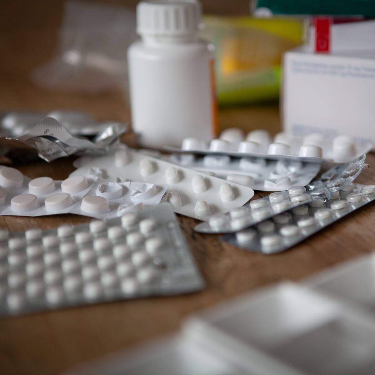 La ACHC advierte que podrían quedarse sin medicamentos en las próximas semanas