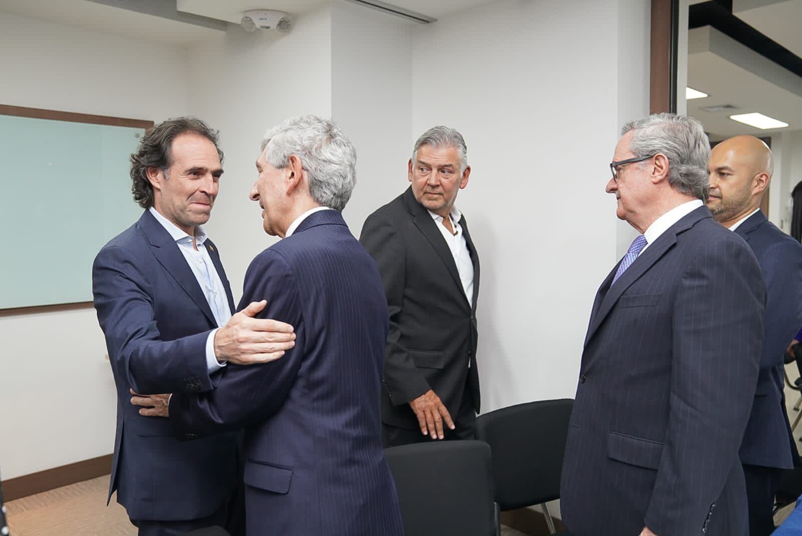 Federico Gutiérrez reunido con el Consejo Gremial. Foto: campaña Federico Gutiérrez
