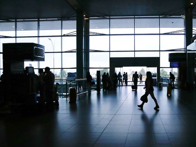 Ruby Corredor, quien escrituró un apartamento a Armando Benedetti, fue capturada en el aeropuerto El Dorado. Foto: Colprensa