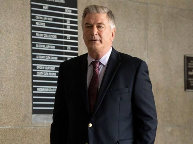 Alec Baldwin disparó un arma de utilería que dejó una mujer muerta en el set. Foto: Getty Images